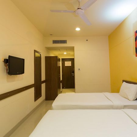 Chennai Hotel Екстериор снимка
