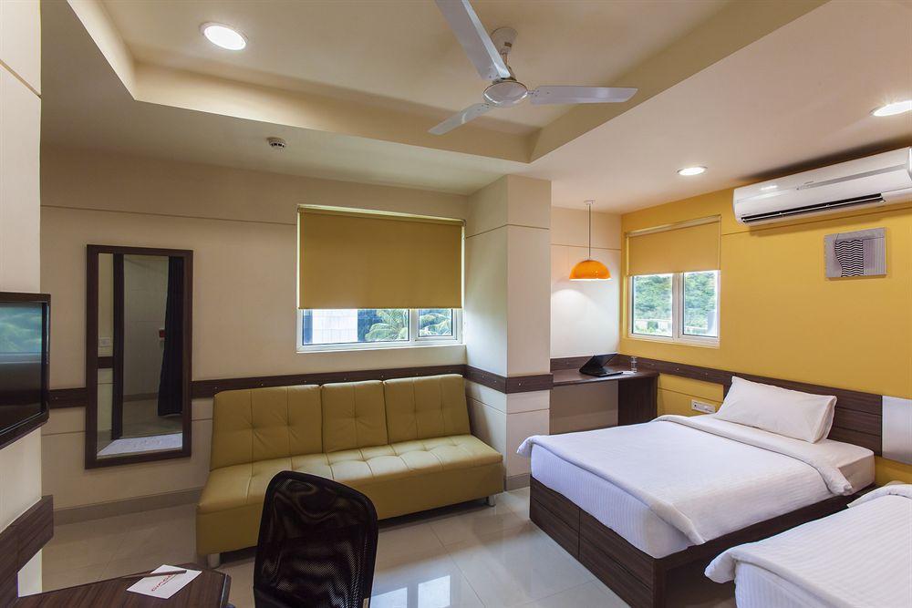 Chennai Hotel Екстериор снимка