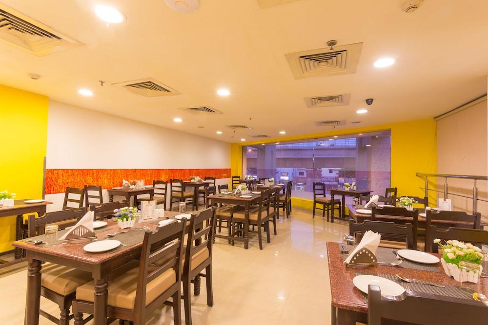 Chennai Hotel Екстериор снимка
