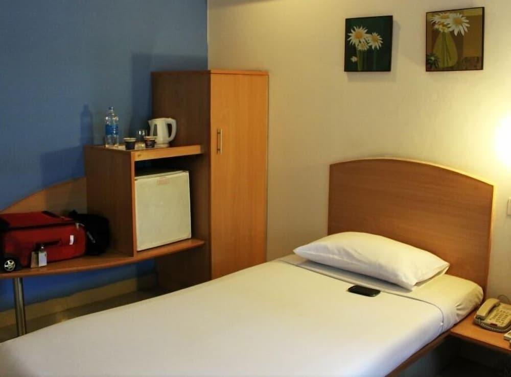 Chennai Hotel Екстериор снимка
