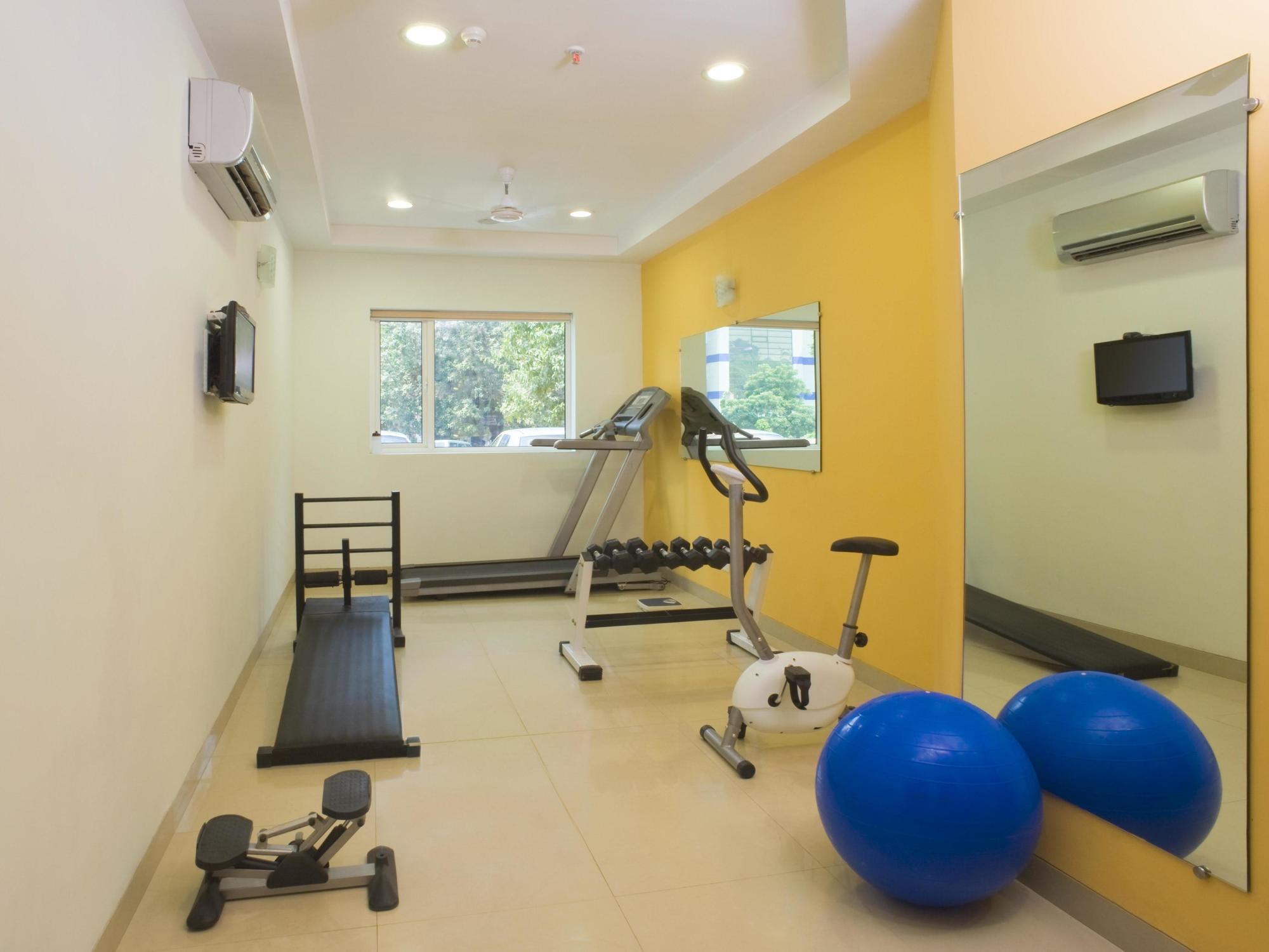 Chennai Hotel Екстериор снимка